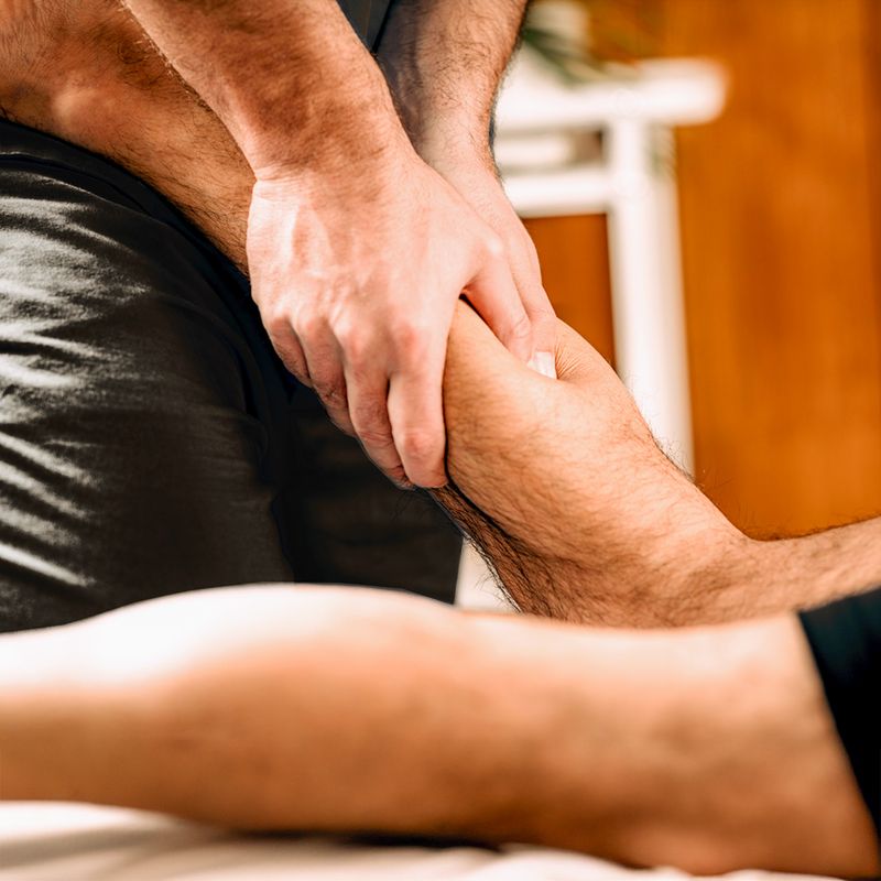 Sports massage therapy for the calves